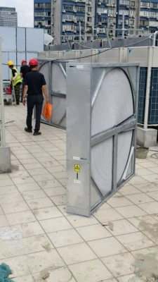 Les travaux d'installation sur site-de l'équipement à roues rotatives de récu...
